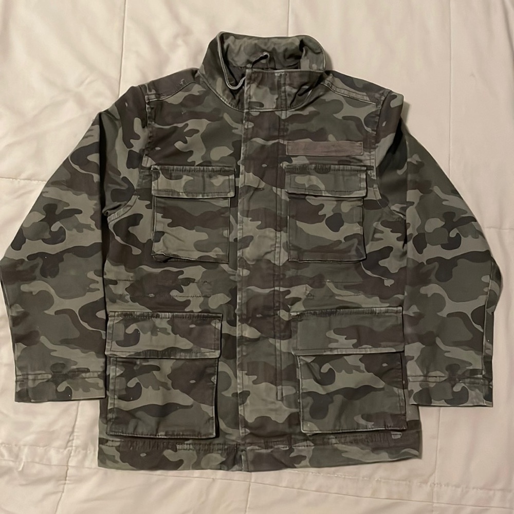 Old Navy Camouflage boys jacket Size youth 6-7 *Great Condition*
